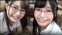 【M男】セクシーなドS痴女２名が風呂でチンポコを手コキ管理！【エロ動画おすすめ】松本いちかの画像