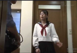 【おしっこ】変態教師に利尿剤入りドリンクを飲まされてお漏らしする受験生！【エロ動画おすすめ】の画像