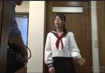 【おしっこ】変態教師に利尿剤入りドリンクを飲まされてお漏らしする受験生！【エロ動画おすすめ】の画像