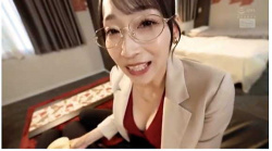 【M男】セクシーな痴女がいろいろなコスチュームでM男を責めます！【エロ動画おすすめ】蓮実クレアの画像