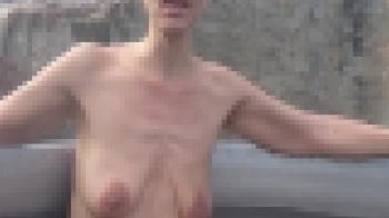 これだけしわっしわっで垂れまくったおっぱいは需要ありませんよね?の画像
