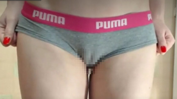 女性の股間のもっこりがクッキリと映っている動画がエロい!!の画像