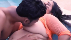 爆乳過ぎる女優が出ているインドのアダルトビデオにムラムラしかしないwwwの画像