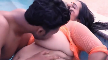 爆乳過ぎる女優が出ているインドのアダルトビデオにムラムラしかしないwwwの画像
