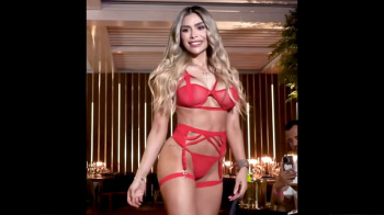 これってYouTubeで流していいレベルのファッションショーだと思いますか??の画像
