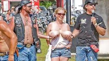 天然の爆乳の女性の生活がエロ過ぎると話題にｗｗｗの画像