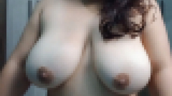 白くて柔らかそうなおっぱいをじっくり見たい方だけご覧下さいwwwの画像