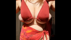 天然爆乳の女性がおっぱいを揺らして最高すぎるｗｗｗの画像