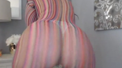 お尻をふりふりしまくっていて見ているだけで興奮が止まらないｗｗｗの画像