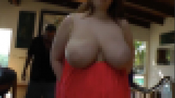 顔や体型は置いておいてバカでかいおっぱいの女性達をご覧下さいｗｗｗの画像