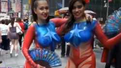 ハリウッドではこんなエロい女達が一緒に撮影してくれるらしいｗｗｗの画像