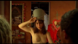 「ジュ・エメ・トレ・ボークー」という映画で可愛い女優「レオポルディーヌ・セール」がおっぱいぼよんぼよんｗｗｗの画像