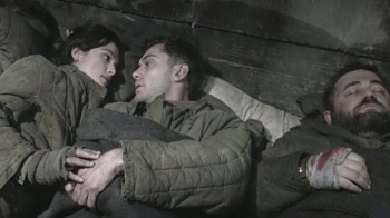 「Enemy at the Gates(スターリングラード)」という映画のセックスシーン！！の画像