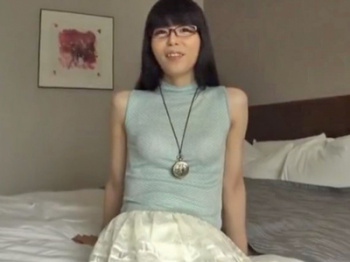 淫乱メガネな素人さんのアナルに激ピス中出しパコ！の画像