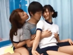 童貞チンポを挟み撃ちして筆下ろししちゃう体操服コスプレ痴女二人組ｗの画像