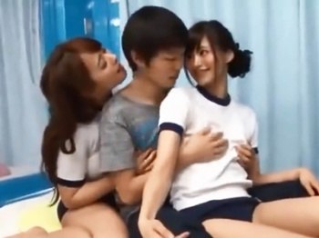 童貞チンポを挟み撃ちして筆下ろししちゃう体操服コスプレ痴女二人組ｗの画像