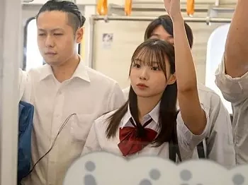 【JKレイプ】通学電車で痴漢ばかりされるロリ巨乳女子校生…羞恥の辱めに彼氏と大違いな快感でイカされまくる思春期の美少女の画像