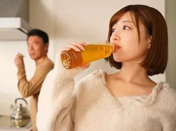 【JKレイプ】子持ち女性と結婚して出来た連れ子ギャルの美少女が生意気すぎて理解らせレイプ！妻が旅行で不在中に中出しレイプの画像