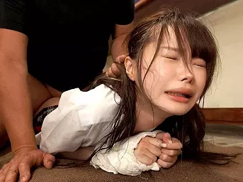 ＜女子校生＞恩人の娘を強姦凌辱する鬼畜の中出しレイプ！問答無用の種付けプレスに屈するエロ貧乳JKを拘束し肉便器調教＜号泣の画像