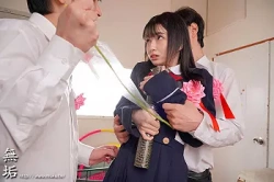 お願いこんな事やめて？卒業記念にナカダシレイプされちゃう制服美少女！の画像