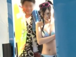 自慢の彼女のデカパイJDがオイルマッサージで膣内射精NTR!ビキニJDがマジックミラー越しの彼を気にしながら浮気SEXしちゃう!の画像