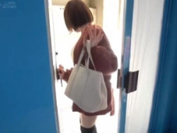 【MM号】ニーハイブーツの美脚太ももがエロいJDをイケメンがナンパ連れ込み寝取り!激カワ娘JDと浮気ハメ撮りしちゃう。の画像