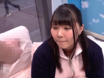 ナンパしたデカパイ看護師さんにデカマラ見せつけセンズリ鑑賞⇒筆おろししてもらう！ナースさんと初めてのSEXで童貞卒業！の画像