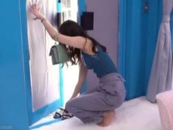 【MM号】ナンパした綺麗な美人妻に性の悩みを相談！欲求不満な人妻にデカチン見せつけたら興奮して不倫SEX膣内射精される！の画像