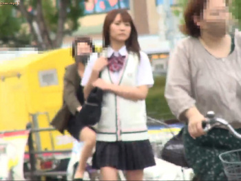 【JKレイプ】「ねぇ嫌だ…もう許して下さいってぇ…」可愛いJKを電車内で痴漢してから人気の無い所で膣内射精凌辱！の画像