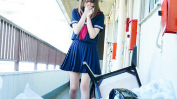 【JKレイプ】制服JKがごみ屋敷の汚いおやじに凌辱強姦される！溜まってたザーメンを膣内に放出！の画像