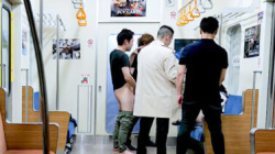 【JKレイプ】痴漢電車に乗った変態美人がトイレで変態ちんこ串刺しSEX!ズボズボ生ちんこガン突きアヘ顔絶頂!の画像