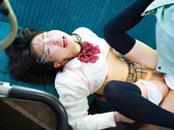【JKレイプ】「やめてください…！」SS級のメチャシコJKが変態男たちに犯される！凄テク調教＆生挿入挿入で孕ませ射精！の画像