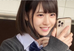 【JK×ガチレイプ×催眠姦】眠っている美少女の顔にペニスを擦り付ける変態男!ハメ撮りしながらこっそりと生チンポを挿入し…の画像