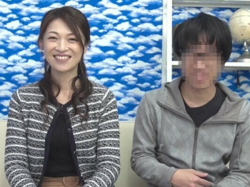 四十路の美人ママのフェラテクが凄かった!現金に釣られた熟女のスゴテクなフェラが炸裂…の画像
