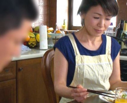 還暦熟女の性欲！性欲衰え知らずの六十路が濃密に息子と体液を交わす…の画像
