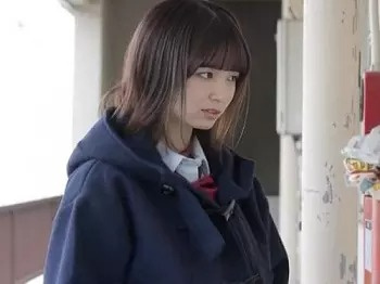 【女子校生】アパートの隣人のオヤジに襲われる女子高生の画像
