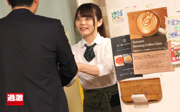 【OLレイプ】「嫌っ！やめて」カフェ娘連鎖痴漢 営業中の店内で痴漢師に数珠繋ぎで強制ハメされる美女たちの画像