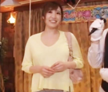 【お姉さん】おムネの主張が激しい一般人お姉さんに卑猥なゲームさせてお仕置き乳揺らしパコの画像