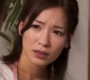 【レイプ】レイプされて泣き叫ぶ奥さん、お構いなしにガッツリ種付けの画像