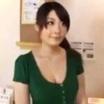 【マッサージ】マッサージ店の変態店主が爆乳の看板娘に日頃の感謝を込めてセクシー施術ｗの画像