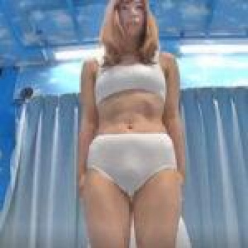 【アナル】「治療だからあなたゴメンなさい…」骨盤矯正のハズがアナル膣内射精される素人妻の画像