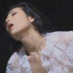 【熟女】アナルにバイブを突き刺されて調教される奥さんの画像