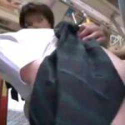 【レイプ】ケツ穴までばっちり映される屈辱のレイプ!メガネの大人しめ女子校生が抵抗できずに餌食になるの画像