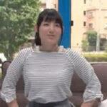 【中出し】骨盤矯正と騙された素奥さんがアナルを突かれて快感MAXの画像