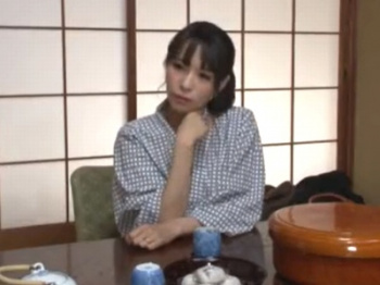 【近親相姦】美人過ぎる義母と温泉旅行→日頃から気になっていた巨乳を混浴温泉で見て止まらない近親相姦の画像
