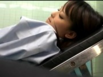 【貧乳・微乳】産婦人科を訪れためちゃくちゃ可愛い女子校生の画像
