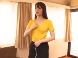 【巨乳】勉強しないでオナってばかりの息子を心配した母親がパコらせて生発射させちゃうwの画像