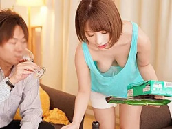 【巨乳】ノーパンノーブラの部屋着で誘惑してくる同僚女子社員の画像