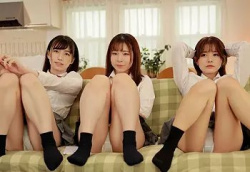 【巨乳】兄のアソコに興味津々な女子⚫︎生が自宅に来て逆4P乱交の画像