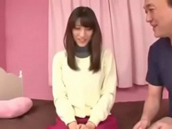 【巨乳】「出ちゃうぅ！」感じると母乳が吹き出す素人妻と濃厚エッチの画像
